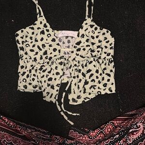 American Threads Black and Green animal print Ruffled Tie Front Camisole